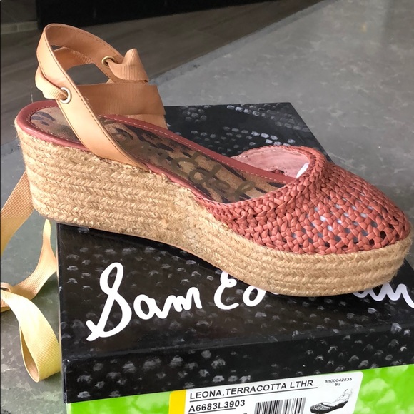 Sam Edelman stacked wrap sandal - Picture 3 of 5